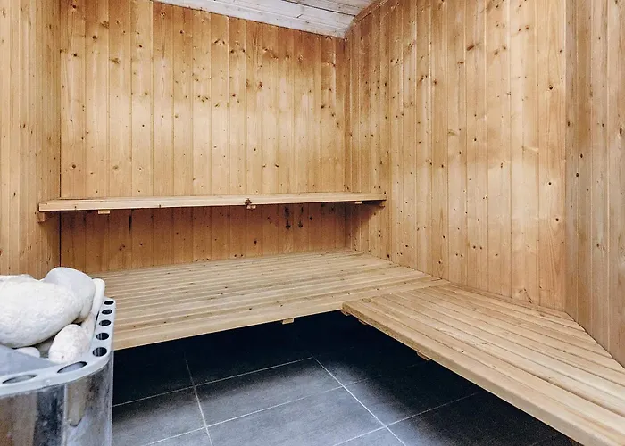 10 Person In Rudkobing *